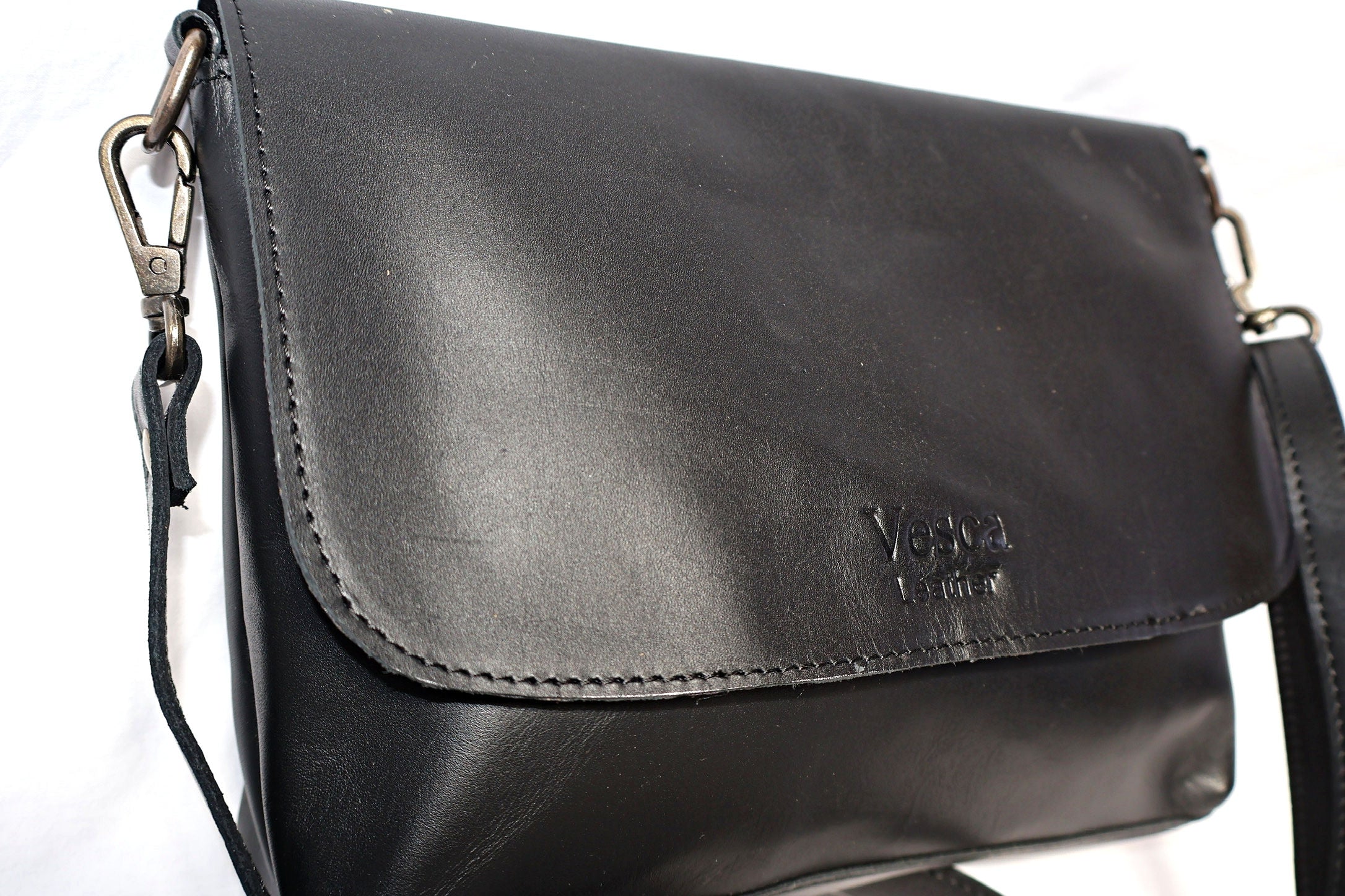 leather shoulder bag, brown leather bag, black leather bag, leather cross body bag, leather bag with two slings, leather shoulder bag, leather bags made in South Africa, leather flap bag, Vesca